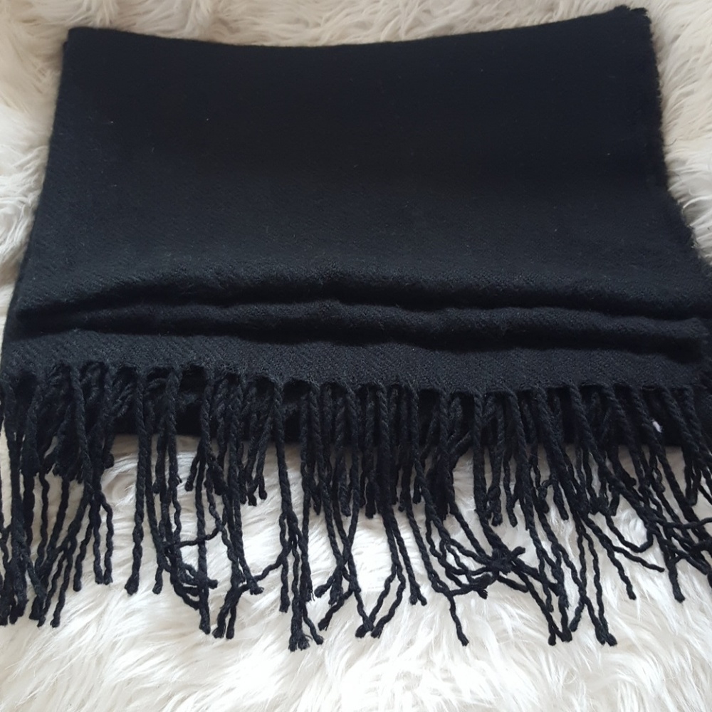 Black Scarf